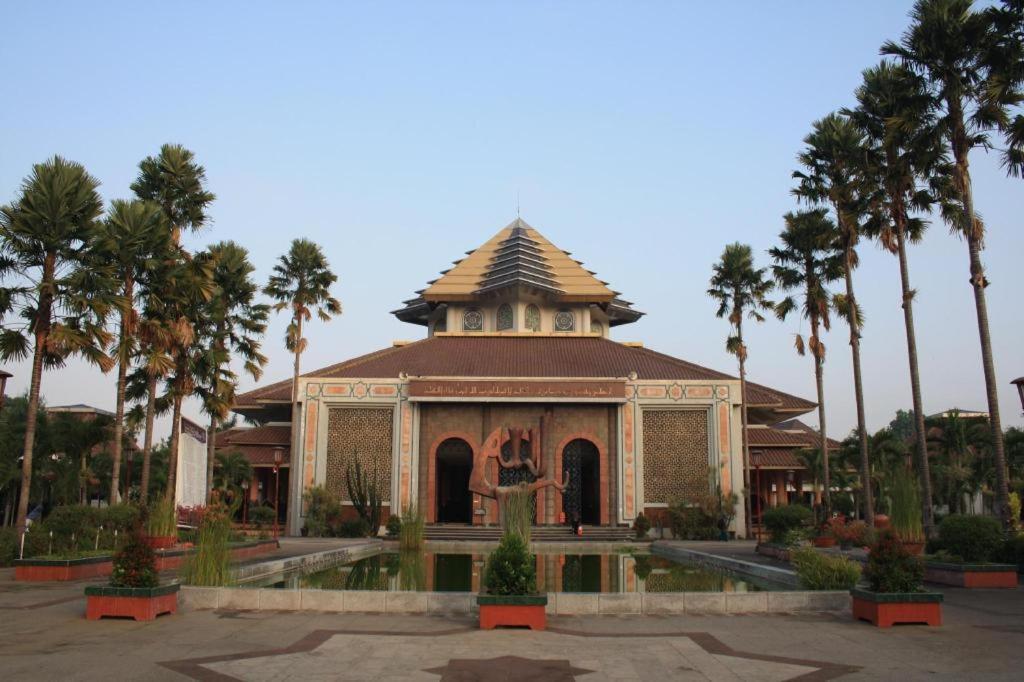 Hotel Masri Living By Daphna International Yogyakarta Exterior foto